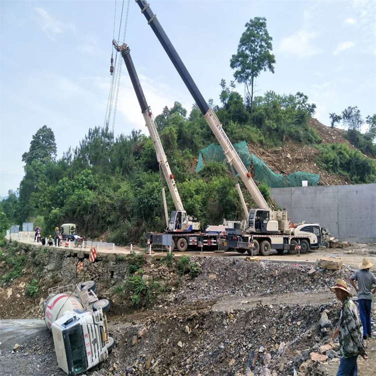 遂溪汽车掉沟里叫吊车救援要多少钱